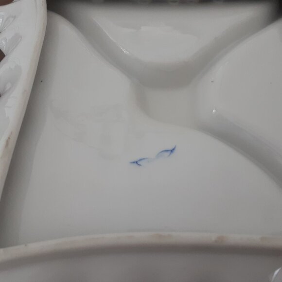 Lipper & Mann Square Divided Dish W/ Scalloped Edge Floral Motif - Picture 6 of 6